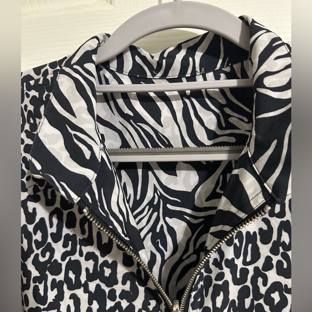 The Coolest Reversible Black and White Printed Jacket